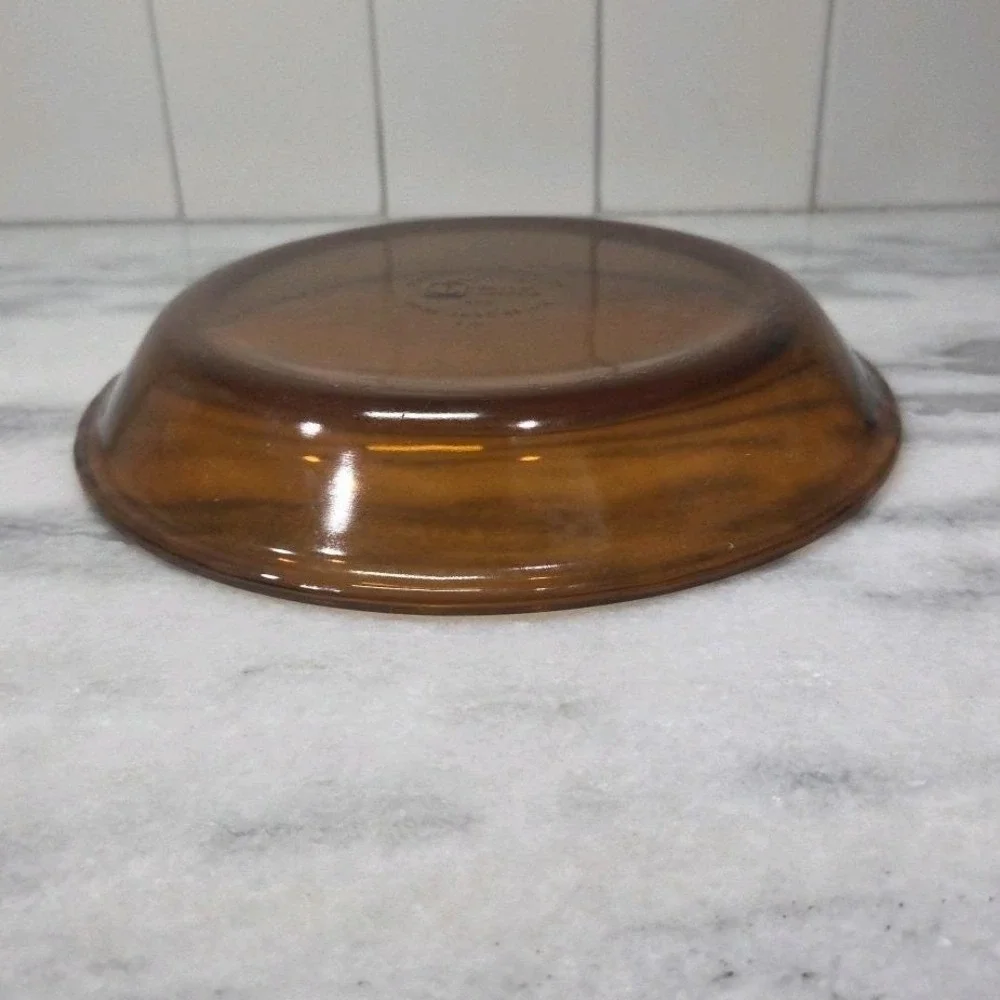 Anchor Hocking Amber Pie Plate, Glass Baking Pan, Oven & Microwave Safe Ovenware